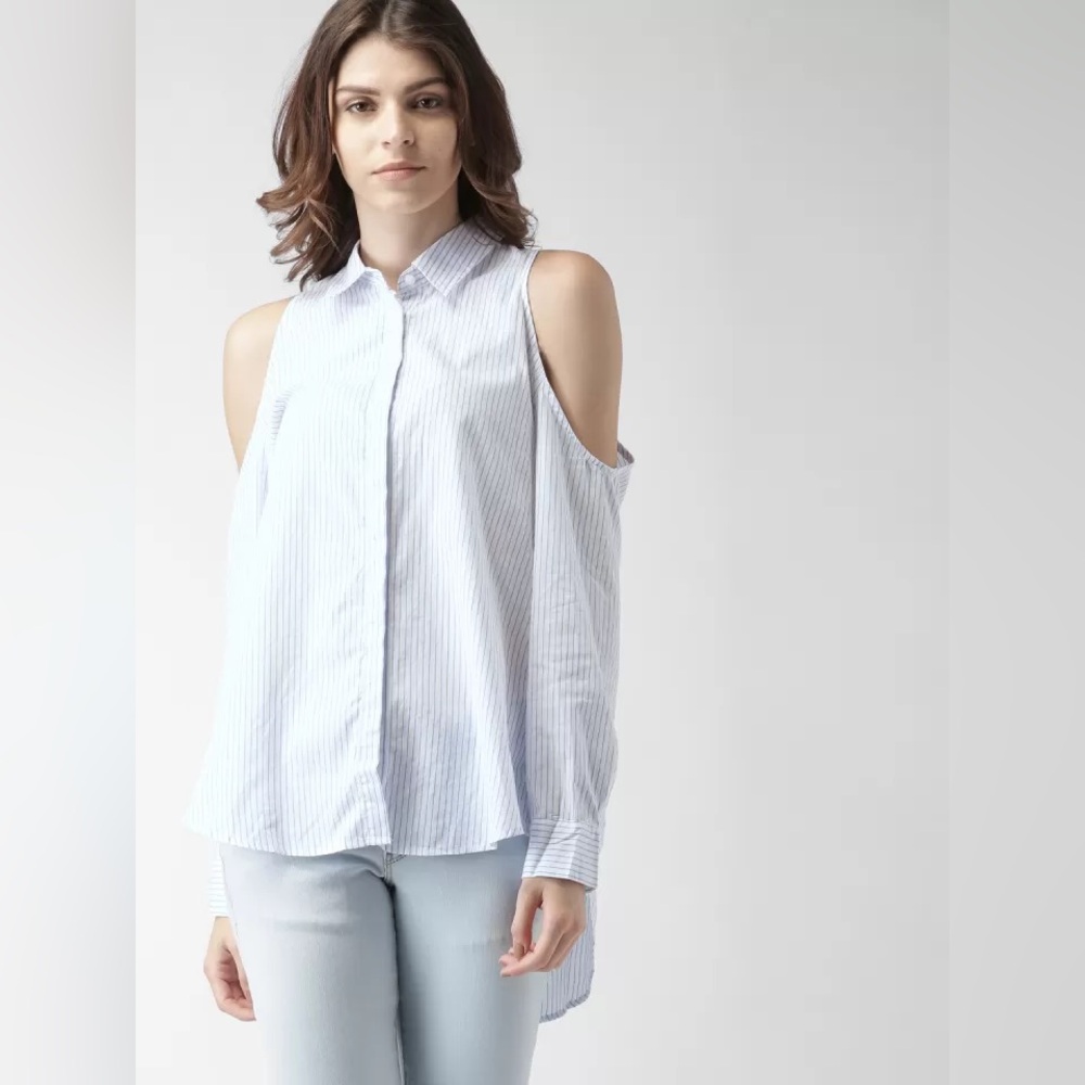 Open shoulder collared top
